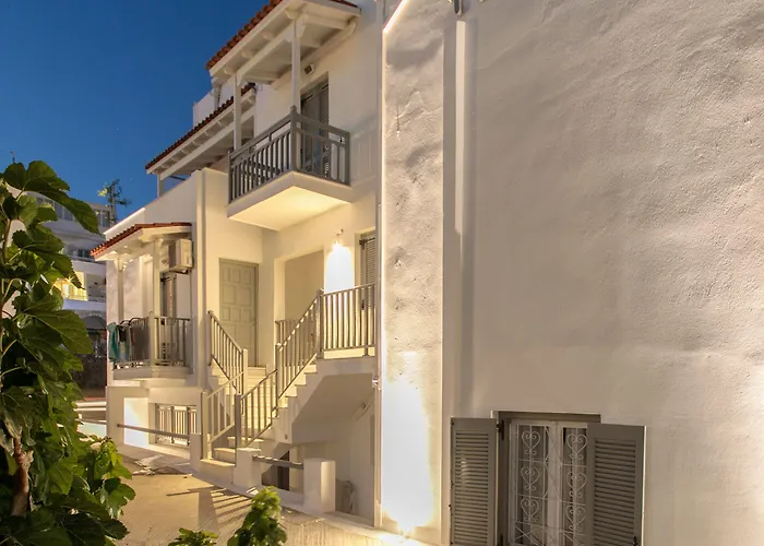 Ippokampos Town * Naxos City