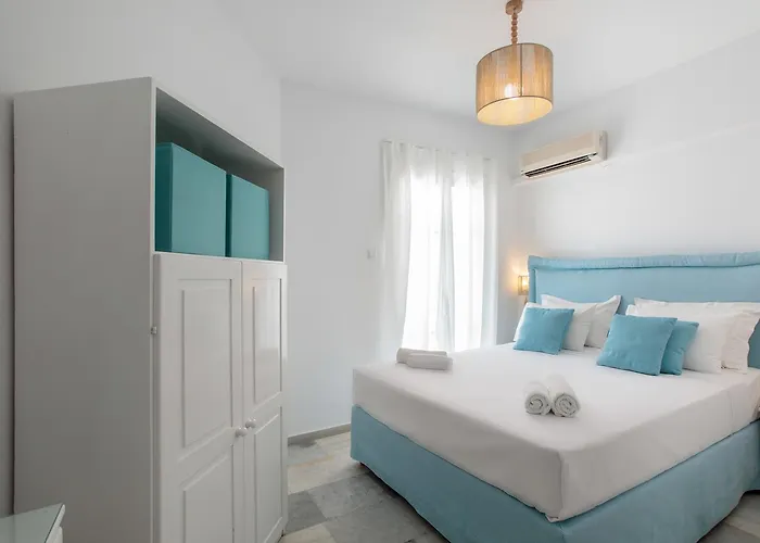 Ippokampos Town * Naxos City