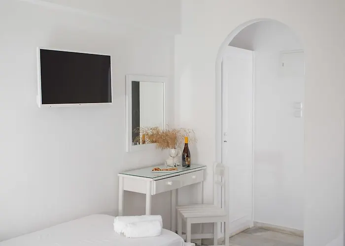 Ippokampos Town * Naxos City